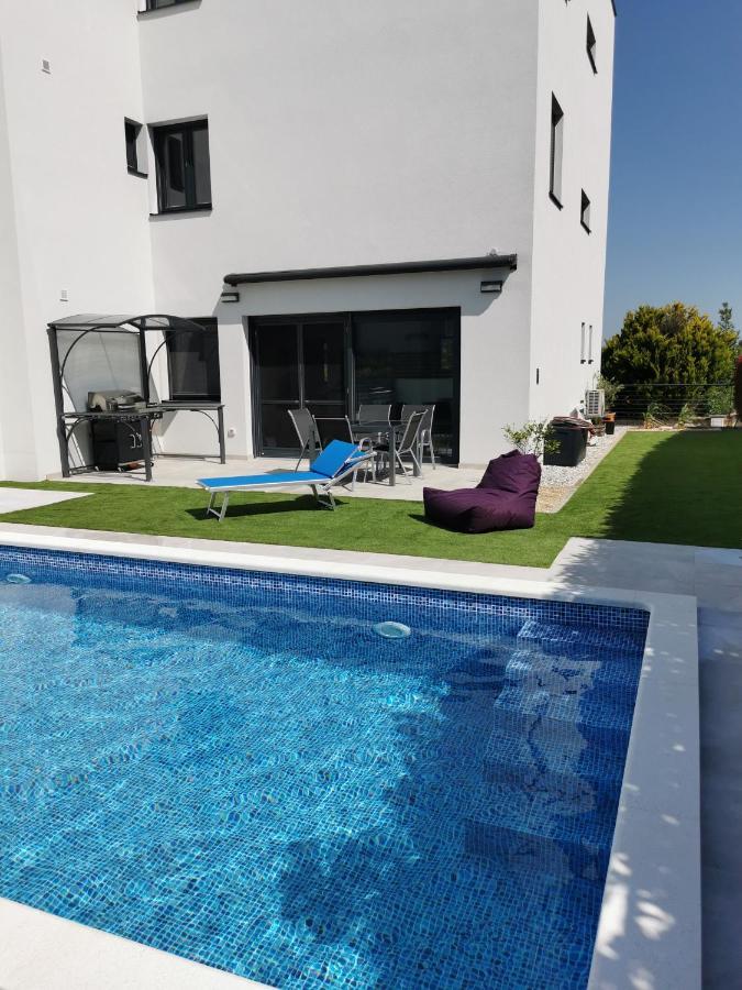 Апартаменты Volme Pool Банджоле Экстерьер фото